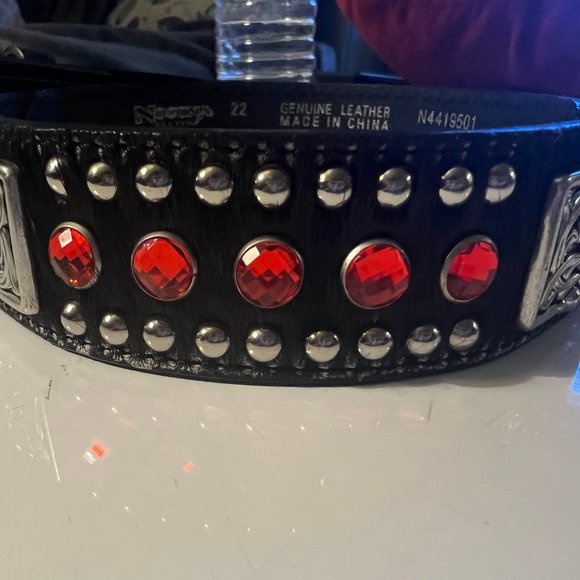 leather cowgirl engraved metal belt - Picture 3 of 3